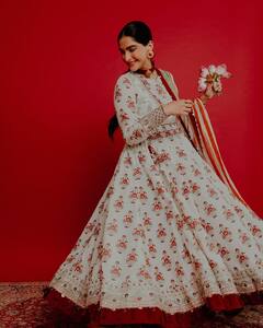 Sonam Kapoor Wishes Dussehra By Sharing Adorable Pics With Son Vayu