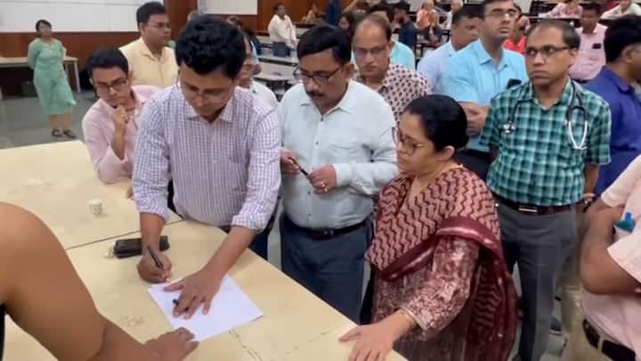 আরজি কর মেডিক্যাল কলেজ ও হাসপাতলে জুনিয়র চিকিৎসককে ধর্ষণ ও খুনের প্রতিবাদে এবার সরব হয়েছে বেসরকারি হাসপাতালগুলিও।