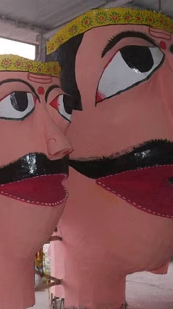 वर्षों से दशहरा की अनूठी परंपरा निभा रहा वाराणसी का खान परिवार