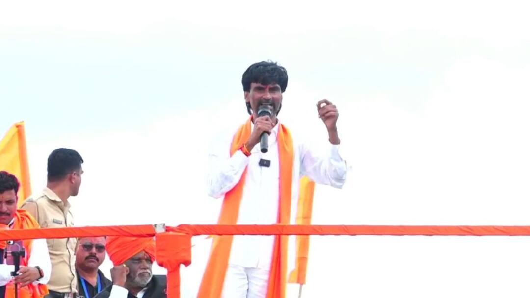 Manoj Jarange Patil Will play a key role after code of conduct, wait till then, Manoj Jarange's direct warning to Govt Marathi News Manoj Jarange Patil : आचारसंहिता लागल्यावर मुख्य भूमिका मांडणार, तो पर्यंत वाट पाहणार , मनोज जरांगेंचा सरकारला थेट इशारा