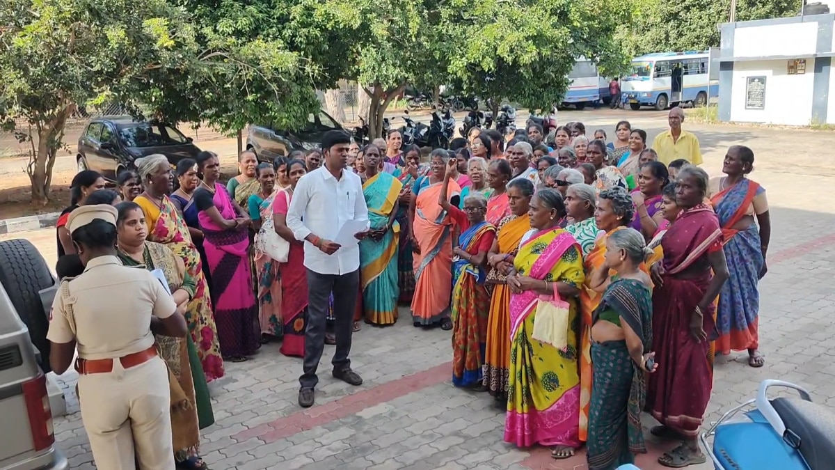 தவெகவில் இணைந்த ஊராட்சி மன்ற தலைவர்.. பதவி நீக்கமா ? திருப்போரூரில் நடப்பது என்ன ?