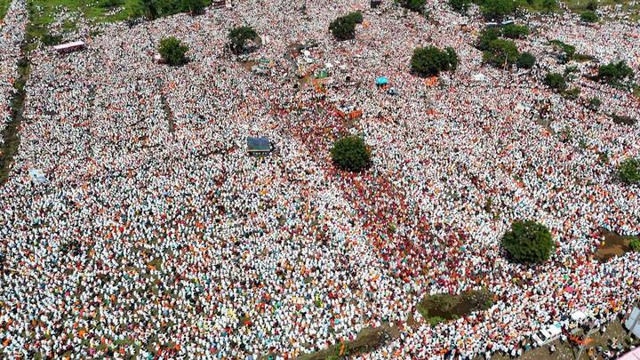 मला खरंच वाटलं नव्हतं की, नजर फिरेल इथपर्यंत तुम्ही येताल. एकजण म्हणत होता, हाहहाहा 500 एकर असतंय का, पण, गर्दी पाहून त्यांचा कार्यक्रमच होईल.