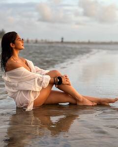 In Pics: This Is What Jennifer Winget Does During Down Time In Between Shoots