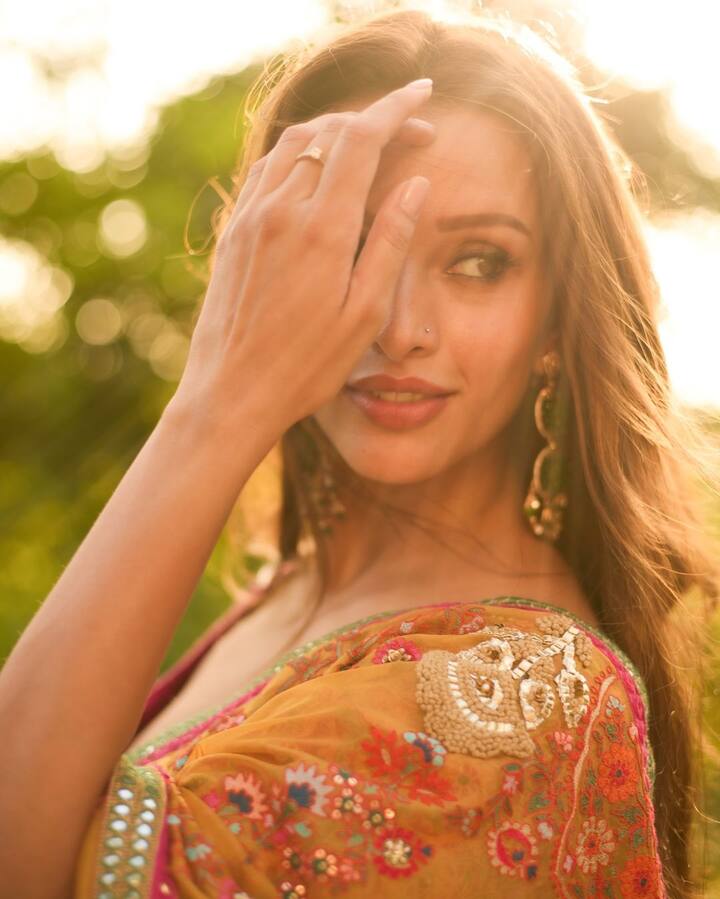 On the work front, Triptii is currently enjoying the success of her recently released film 'Vicky Vidya Ka Woh Wala Video.' She will next be seen romancing Kartik Aaryan in the horror-comedy 'Bhool Bhulaiyaa 3.' (All Image: Triptii Dimri/Instagram.)