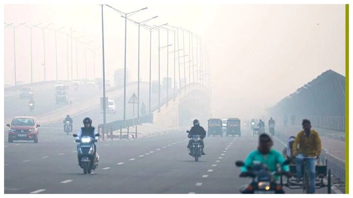 अगर राजधानी दिल्ली के मौसम की बात करें तो आज का मौसम मौसम शुष्क बना रहेगा. आने वाले 15 दिनों में यहां पर बारिश नहीं होगी. वहीं, नवंबर के पहले सप्ताह से यहां ठंड शुरू हो सकती है .