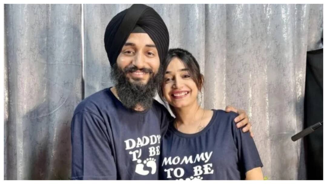 Kulhad Pizza couple requested the Jathedar of Akal Takht Sahib to decide whether Sehaj Arora can tie turban निहंग सिखों ने दी वॉर्निंग तो कुल्हड़ पिज्जा वाले कपल ने अकाल तख्त से लगाई ये गुहार