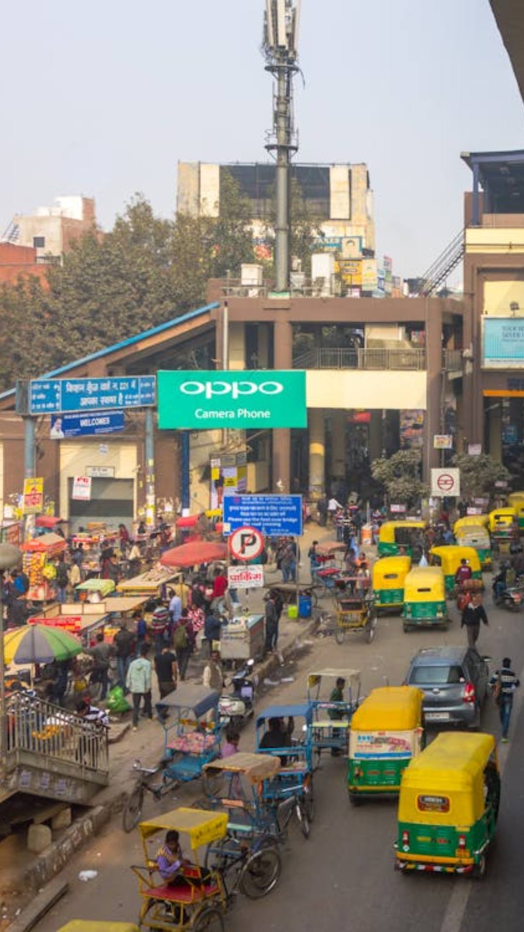 दिल्ली का नेहरू प्लेस,भारत में सबसे बड़े और सस्ते आईटी बाजारों में से एक है.