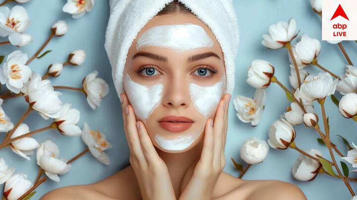 টক দইয়ের প্যাক ভীষণভাবে কার্যকরী এই ট্য়ান দূর করতে। ত্বকের আর্দ্রতাও ধরে রাখতে সাহায্য করে তা।