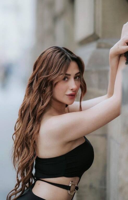 માહિરાની વેકેશન એન્જૉય કરતી તસવીરો વાયરલ