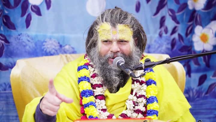 प्रेमानंद महाराज म्हणतात की, तरुणांनी आपल्या जीवनाचे निर्णय विचारपूर्वक घ्यावेत.