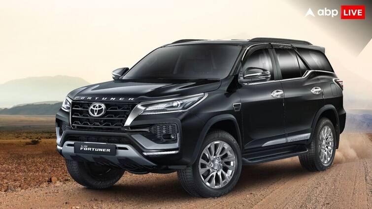 Toyota Fortuner mileage better in diesel powertrain compare with petrol engine car price and features Fortuner एक लीटर पेट्रोल में ज्यादा चलेगी या 1 लीटर डीजल में, किसमें मिलेगा बेहतर माइलेज?