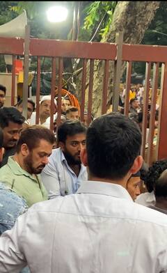 बाबा सिद्दीकी को आखिरी बार देखकर सलमान खान की आंखों में आए आंसू, चेहरे पर दिखा दर्द, सामने आईं गमगीन तस्वीरें