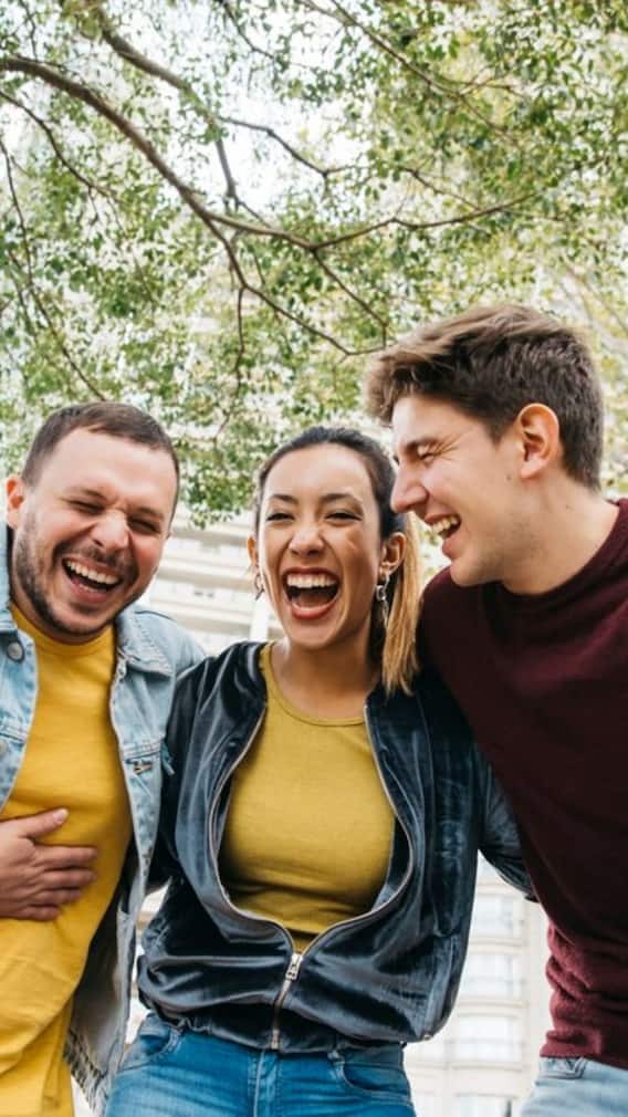 इंसान हंसते कैसे हैं?