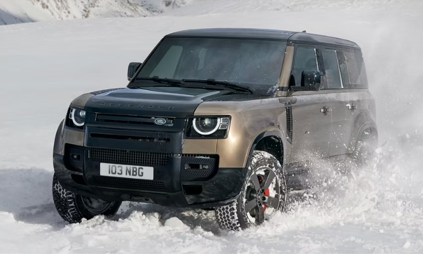 1 लीटर पेट्रोल में कितना चलेगी Range Rover, क्या दे पाएगी Defender को टक्कर?