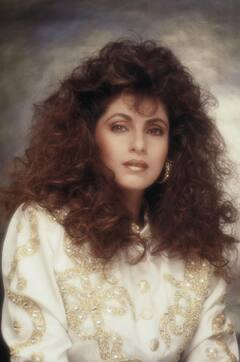 इस एक्ट्रेस ने जूही चावला की सास का रोल करने से कर दिया था इंकार, शाहरुख खान संग दी थी ब्लॉकबस्टर फिल्म