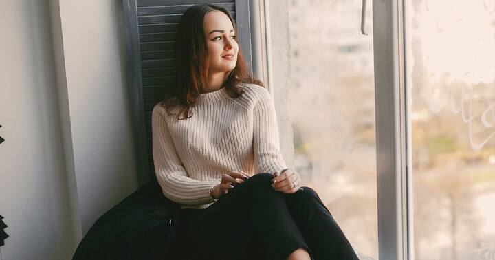 ज्योतिषशास्त्रात 7 क्रमांकाचा संबंध गुरु ग्रहाशी आहे. असं मानलं जातं की, मूलांक 7 चे लोक रहस्यमय, अंतर्मुख आणि बुद्धिमान असतात.