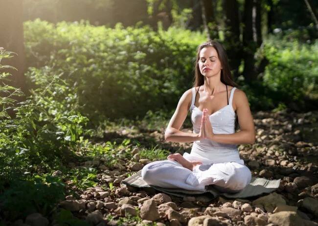 हे लोक कोणतीही समस्या खोलवर समजून घेण्यास सक्षम असतात. या लोकांना अध्यात्मात विशेष रुची असते. हे लोक जीवनाचा सखोल अर्थ समजून घेण्याचा प्रयत्न करतात.