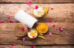 Karwa Chauth 2024: આ કરવા ચોથ પર આ ફેસ પેક ઘરે જ બનાવો અને લગાવો, તમારો ચહેરો ચંદ્રની જેમ ચમકશે