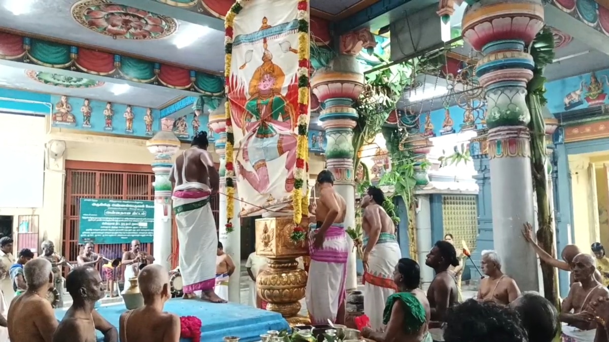 பக்தர்களுக்கு திருத்தேரில் காட்சி அளித்த தென் திருப்பதி திருவெள்ளக்குளம் அண்ணன் பெருமாள்