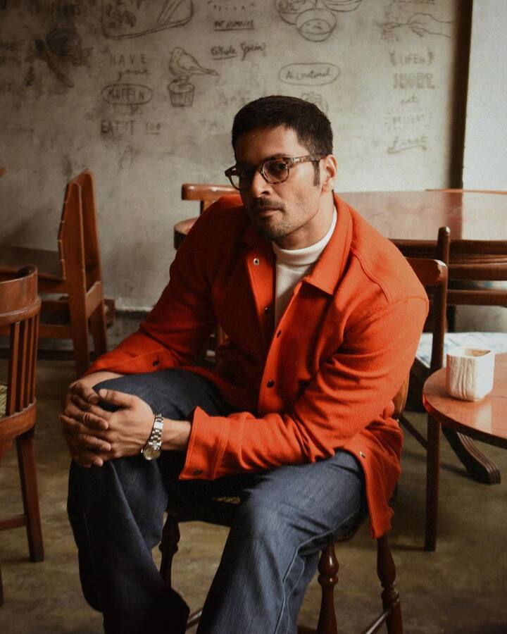 वहीं घर के अलावा अली के पास कई लग्जरी गाड़ियां भी हैं. जिसमें BMW 3 सीरीज जीटी, मर्सिडीज बेंज GLE 250 D, औडी A4 शामिल है.