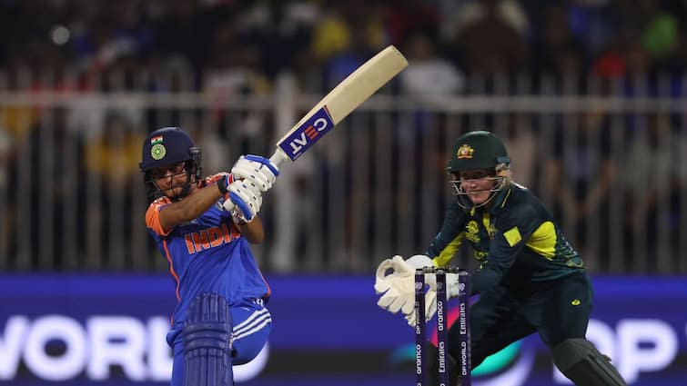 Australia vs India: Harmanpreet Kaur Gives Strike To Lower Order Batters Twice In Final Over As India Fall To Women's T20 World Cup Defeat, Attracts Cricticism