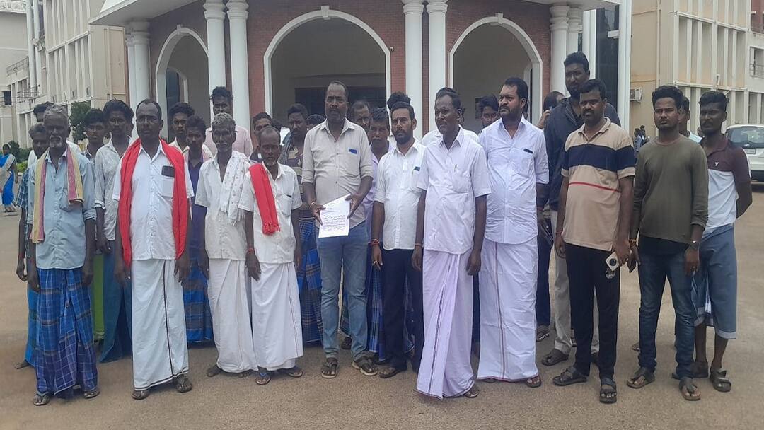 மழவராயன் ஏரி தூர்வாரும் பணியை தடுப்பவர்கள் மீது சட்ட ரீதியாக நடவடிக்கை: கலெக்டரிடம் மனு அளித்த மக்கள் Thanjavur news Legal action against those obstructing the dredging of Malavarayan Lake People petition Collector - TNN மழவராயன் ஏரி தூர்வாரும் பணியை தடுப்பவர்கள் மீது சட்ட ரீதியாக நடவடிக்கை: கலெக்டரிடம் மனு அளித்த மக்கள்