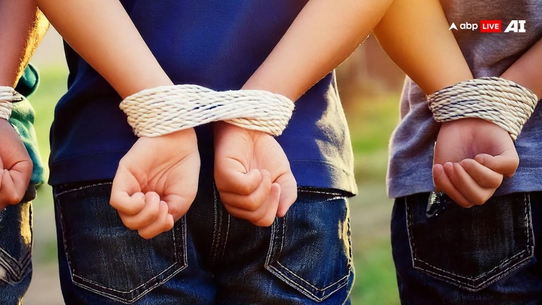 Chhatarpur Police booked case against two people for parading minors on suspicion of theft MP: तालिबानी सजा से मानवता शर्मसार! चोरी के शक में तीन नाबालिगों को रस्सी से बांध कराया परेड