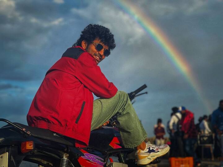 புதிய கதைக்களங்கள், இன்றை தலைமுறைக்கு ஏற்ற மாதிரியான கதைகள், நடிப்பிற்கு தீனிப்போடு விதமான கதையை தேர்வு செய்து நடிக்கிறார்