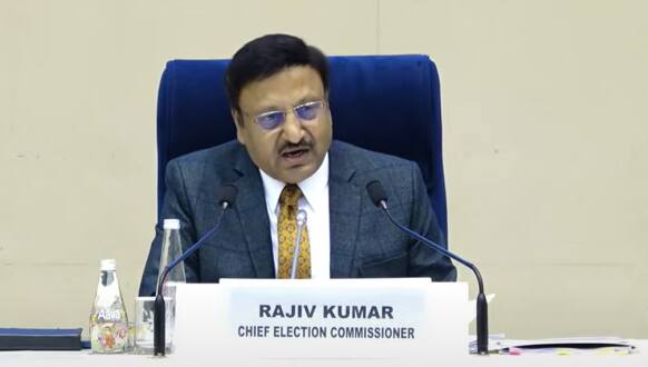 महाराष्ट्रात एकूण 288 विधानसभेच्या जागांसाठी मतदानाची प्रक्रिया पार पडणार आहे.