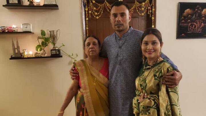 दानिश कनेरिया हिन्दू धर्म से संबंध रखते हैं. वो मूल रूप से भारत के गुजरात से आते हैं, लेकिन कई दशकों पहले उनके पूर्वज पाकिस्तान में जा बसे थे. उन्होंने अपने इंटरनेशनल क्रिकेट में पाकिस्तान के लिए 276 विकेट लिए हैं.