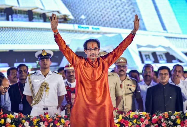 उद्धव ठाकरे यांनी महाविकास आघाडीच्या सरकारचे मुख्यमंत्री म्हणून शपथ घेतली. 2019-2024 या टर्ममधील दुसरं सरकार होतं. या सरकारमध्ये अजित पवार नंतर उपमुख्यमंत्री बनले. ठाकरेंच्या सरकारच्या काळात देवेंद्र फडणवीस विरोधी पक्षनेते होते.