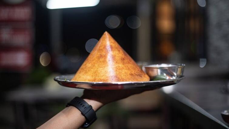How to make a Mushroom Dosa Recipe in Tamil Check out here Mushroom Dosa: சுவையான காளான் மசாலா தோசை - இப்படி செய்து அசத்துங்க!