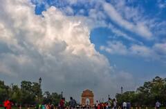 Delhi Weather: दिल्ली में दर्ज हुआ इस महीने का सबसे कम तापमान, धुंध की चादर से ढका शहर, जानें IMD अपडेट