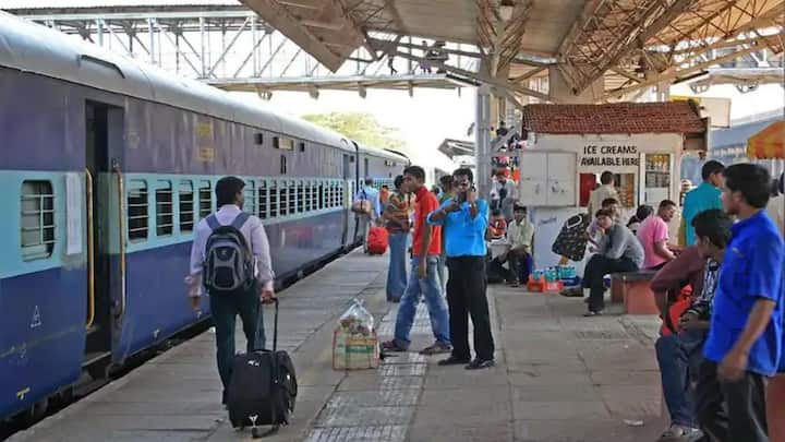 But this question also comes in the mind of many people. If a passenger in the train gets down at the second station after taking the ticket of the first station, then how much fine can such a passenger be charged? So let us tell you that Railways imposes fine on such people according to the ticket.