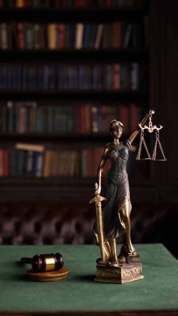 संबंध बनाने से इनकार किया तो लड़की पर ही कर दिया केस