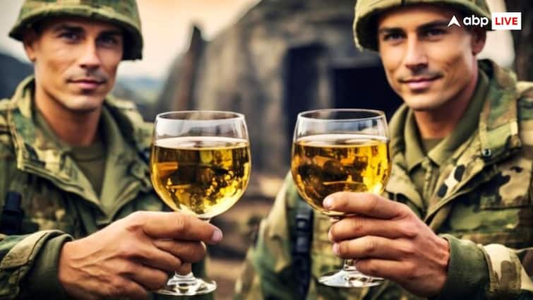 after a drink why do para commandos break a glass with their teeth and chew it know facts ड्रिंक के बाद दांत से कांच का गिलास तोड़कर क्यों चबाते हैं पैरा कमांडो? जानें ये करना क्यों है जरूरी