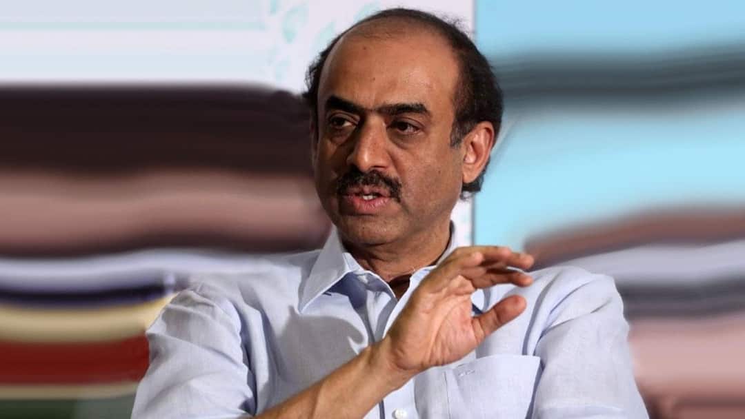 Daggubati Suresh Babu: టికెట్ ధరల పెంపుతో సినిమాలకు ప్రేక్షకులు దూరం - నిర్మాత సురేష్ బాబు ఏమన్నారు? Daggubati Suresh Babu discusses impact of rising ticket prices for films success Daggubati Suresh Babu: టికెట్ ధరల పెంపుతో సినిమాలకు ప్రేక్షకులు దూరం - నిర్మాత సురేష్ బాబు ఏమన్నారు?