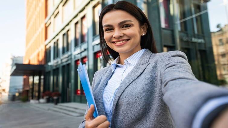 HDFC Life Sampoorn Nivesh Key Benefits and Stress Free Planning அழுத்தம் இல்லாத எதிர்காலத்துக்கு, 30 வயதில், முதலீடுகளை விடவும் சேமிப்பை முதன்மைப்படுத்தவும்