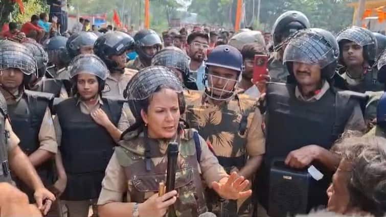 Meet ips vrinda shukla who arrested wife of mafia mukhtar ansari son in chitrkoot now in news after bahraich violence IPS Success Story: ये आईपीएस दंगाइयों से कर रही दो-दो हाथ, ​कभी देश के लिए​ छोड़ी थी अमेरिका से नौकरी