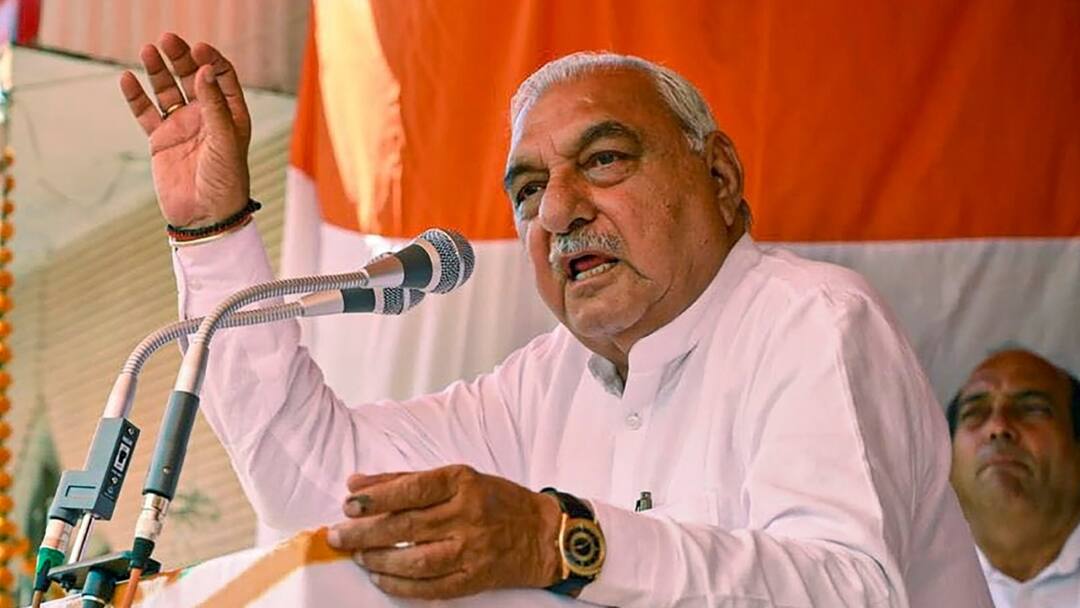 Haryana Assembly Election Result 30 Congress MLAs Reached Bhupinder Singh Hooda Residence ANN हरियाणा में नेता विपक्ष चुनने से पहले हुड्डा का शक्ति प्रदर्शन! बैठक में पहुंचे 30 विधायक, सैलजा गुट नदारद