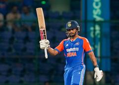 PHOTOS: इस भारतीय स्टार के पिता ने बेटे को क्रिकेटर बनाने के लिए छोड़ दी थी सरकारी नौकरी, दिलचस्प है कहानी