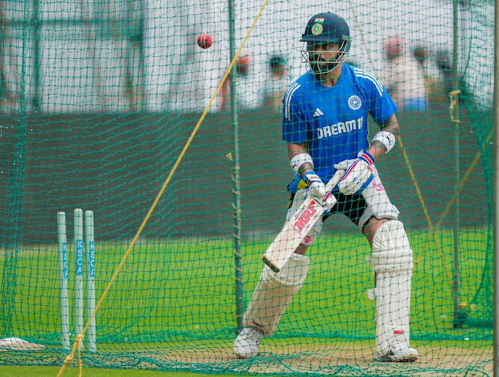 बात जब सबसे अमीर भारतीय क्रिकेटर की होती है, तो विराट कोहली का नाम जरूर आता है. कोहली भारत के सबसे अमीर क्रिकेटर्स में से एक हैं.