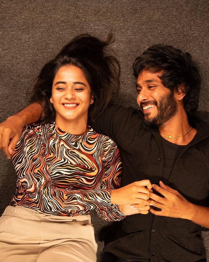 ముఖ్యంగా బ్రేకప్ సాంగ్స్​తో దీప్తి మళ్లీ ఏడిపించడానికి వచ్చిందంటూ నెటిజన్లు కామెంట్లు చేస్తున్నారు. దాదాపు ఈమె చేసిన అన్ని సాంగ్స్ హిట్ కావడంతో ఈ సాంగ్​పై కూడా అంచనాలు బాగా పెరిగాయి.(Image Source : Instagram/Deepthi Sunaina)