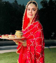 करवा चौथ पर दिखना है सबसे खूबसूरत तो पहने कैटरीना कैफ, मौनी रॉय जैसी साड़ी, ये मेकअप-ज्वैलरी आपमें लगा देंगे चार चांद