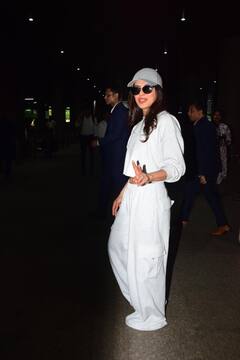Priyanka Chopra Lands In Mumbai, Greets Paparazzi. See Pics