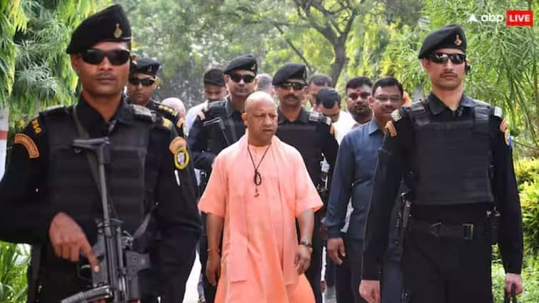 Big change in Security of Rajnath Singh mayawati Yogi Adityanath now CRPF will Replace with black cat commandos राजनाथ, योगी, मायावती समेत इन 9 लोगों की सुरक्षा में बड़ा बदलाव, अब ब्लैक कैट कमांडो की जगह लेगी ये यूनिट