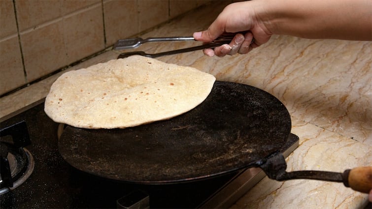 Cook Mixes Urine In Dough, Makes Roti With It In Ghaziabad Society