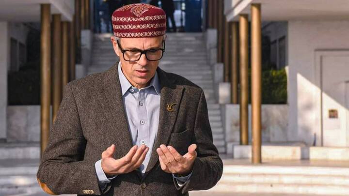 Ahead of the oath-taking ceremony, Omar offers Fatiha Khawani at Mazarat-e-Anwar of Sher-e-Kashmir and Madar-e-Meharban at Qaid Mazar in Srinagar. Image: PTI