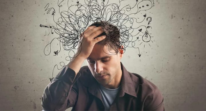 शरद पौर्णिमेच्या दिवशी नकारात्मक विचार मनात आणू नये, तुमचे विचार शुद्ध ठेवावे, तरच घरात पैसा टिकून राहतो, अन्यथा वर्षभर आर्थिक तंगीला सामोरं जावं लागतं.