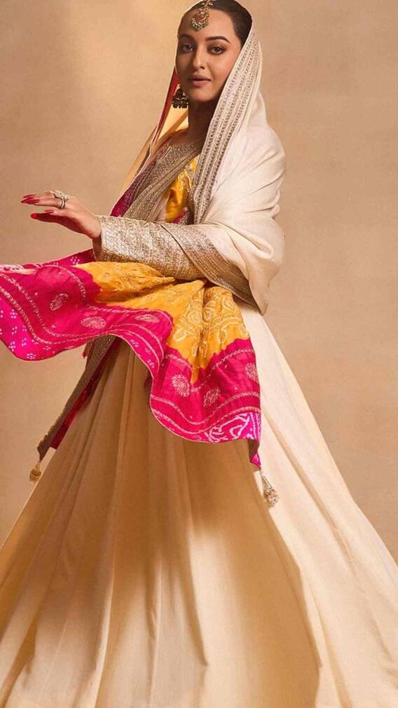 रैंप वॉक के दौरान गिर चुकी हैं ये एक्ट्रेसेस